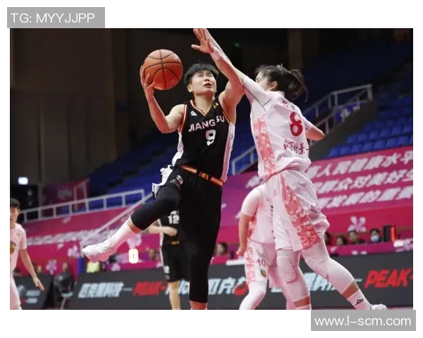 广州羽毛球队在锦标赛积分榜上以69分稳居第一名展现强劲实力 广州羽毛球队在锦标赛积分榜上以69分稳居第一名展现强劲实力